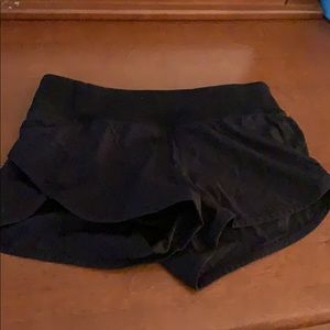 black ivviva shorts